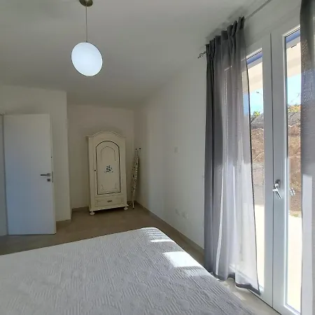 شقة Corallo Rosso كاستيلساردو